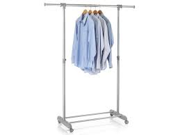 Les 2 grilles offrent encore plus de rangement sur le même ensemble. Portant A Vetements Sala En Metal Chrome Et Gris Penderie Simple Sur Roulettes Avec 1 Barre Extensible Hauteur Reglable Vente De Idimex Conforama