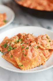 28 Of The Most Delicious Ways To Eat Lobster Lobster Ravioli Recipes Seafood Dishes