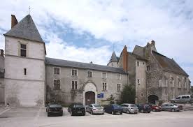 Loiret Le Chateau De Beaugency Parfois Appele Chateau Dunois Est Situe A Beaugency Chateau Chateau France Le Manoir