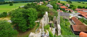 From wikimedia commons, the free media repository. Burgruine Weissenstein In Regen Aussichtspunkt Ruine Parkplatz Museum