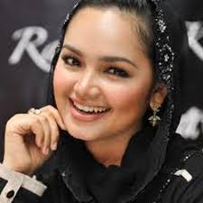 You can streaming and download for free here! 16 Siti Nurhaliza Sesuci Lebaran By Hasman Kapten