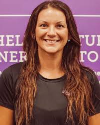 🚨 Trainer Tuesday 🚨 Madelyn Beck joined the fitness industry right after  high school. She has a background in sports, dance, and is a certified  barre instructor. Madelyn has a passion for