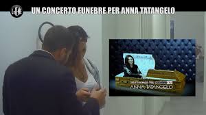 Anna Tatangelo Sponsorizzata Da Un Agenzia Funebre Lo Scherzo De Le Iene Le Iene