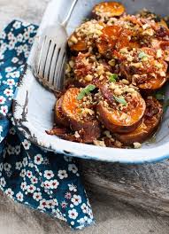 Maple Glazed Sweet Potatoes With Walnut Bacon Crumble Recette Nourriture Cuisine Bon Appetit
