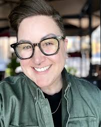 Kelly Small (@kellysmall) • Instagram photos and videos