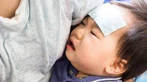 Panas akan berkurang seiring dengan istirahat yang cukup dan mengompres bagian tubuh yang demam. Anak Demam Setelah Imunisasi Ini 7 Cara Mengatasinya