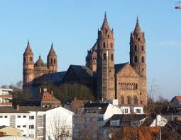 Seitdem überragt er die dächer von worms als zeichen des glaubens, aber auch der menschlichen kunstfertigkeit. Worms Stadtrundgang Nibelungenmuseum Rheinufer Wormser Dom Gps Wanderatlas