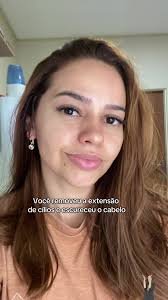 Você removeu a extensão de cílios e escureceu o cabelo