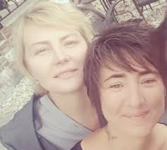 Земфира, рената литвинова, земфира и рената. Litvinovu Vozmutila Novost O Svadbe S Zemfiroj Zvezdy Womanhit Ru