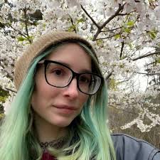 También saltó en mi bolsa de maquillaje cuando tiré la esponja para que no  haya vuelta atrás de esto.