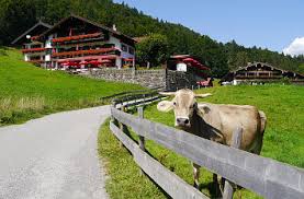 Oberstdorf bietet viele orte und sehenswürdigkeiten, die sie während ihres urlaubs unbedingt besuchen sollten. Quermania Urlaub In Oberstdorf Reiseziele Tipps Ubernachtung Ausfluge Sehenswurdigkeiten