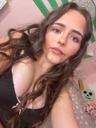 𝓶𝓲𝓪⚽️🍀 (@leavemialone1888)