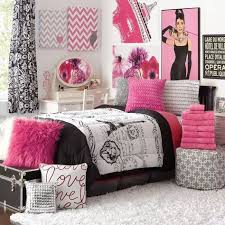 For the bookish type the overlapping square frames above the bed would seem to suit. 120 Paris Bedroom Ideas In 2021 Paris Bedroom Paris Themed Bedroom Paris Rooms