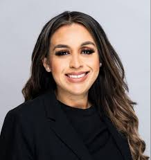 Diana Mandujano's Instagram, Twitter & Facebook