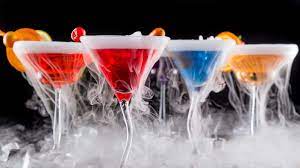 How To Creep Out Your Cocktails With Dry Ice Lifesavvy