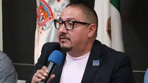 De qué acusan a Karla Jurado, exdirectora de administración de Educación?