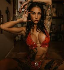 Sania Mallory - Free pics, galleries & more at Babepedia