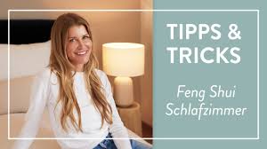Wählen sie für ihr wohlfühlendes feng shui schlafzimmer lieber abgerundete möbel und einrichtungsgegenstände aus. Feng Shui Schlafzimmer Einrichten Besser Schlafen Tipps Tricks Westwing Youtube