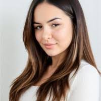 Aryn Cunningham's Instagram, Twitter & Facebook