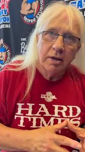 It was so great seeing fellow Greek, WWE legendary Hall of Famer Bret Hart  back home in Calgary, Canada last night