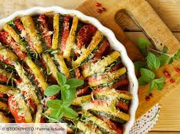 Ricardo cuisine vous propose des recettes simples et rapides de légumes et gratins. Tous En Cuisine La Recette Du Tian De Legumes De Cyril Lignac Femme Actuelle Le Mag