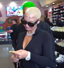 Amber Rose Gets Giant Forehead Tattoos In Honor Of Her Sons Pics In 2020 Amber Rose Rose Got Eye Treatment
