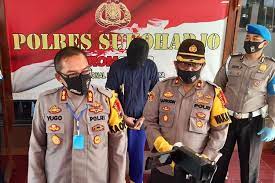 Jul 01, 2021 · kita sepakat mulai tanggal 23 juni kemarin, sebelum itu sudah rapat dengan wakil bupati, dan kepala bpkad bahwa mereka memutuskan oke. Mengintip Besaran Gaji Polisi Lengkap Dari Tamtama Hingga Jenderal Halaman All Kompas Com