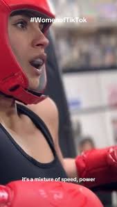 A list of who Jasmine Jonas is following