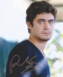 Kiedy i gdzie urodziła się riccardo scamarcio? Riccardo Scamarcio Autograph Signed Photo