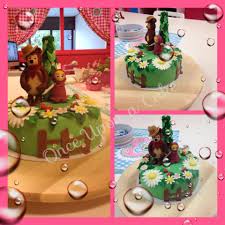 Een Masha En De Beer Verjaardagstaart A Masha And The Bear Birthdaycake Verjaardagstaart Taart Decoratie