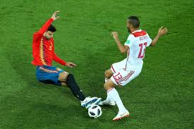 Prin intermediul unei aplicatii de acest gen, vei primi rapid notificari, vei putea urmari in timp real scorurile partidelor, clasamentul si diverse alte stiri. Spania 2 2 Maroc Cupa Mondiala 2018 Echipa Lui Hierro Termina Pe Primul Loc Dupa Un Gol Cu Calcaiul Validat De Var In Prelungiri Sport Ro