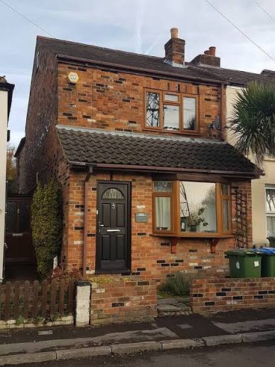 SEE - NUMBER 9 NORMAN ROAD, FREEMANTLE WHY IS THIS MODERN HOUSE NAMED "LOOKOUT COTTAGE" ? BECAUSE IT IS ON THE SITE OF #TITANIC LOOKOUT FRED FLEET'S HOUSE To be precise, it
