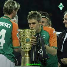 ˈvɛɐ̯dɐ ˈbʁeːmən), commonly known as werder bremen, werder or simply bremen, is a german professional sports club based in bremen, free hanseatic city of bremen.founded on 4 february 1899, they are best known for their professional football team, who are competing in the bundesliga, the top tier of the german football. Sv Werder Bremen Added A New Photo Sv Werder Bremen Facebook