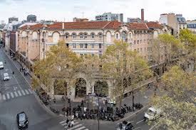 Depuis 1926, c'est un établissement de l'armée du salut destiné à l'accueil des jeunes filles. Un An Au Palais De La Femme Le Photographe Raconte Son Experience Polka Magazine