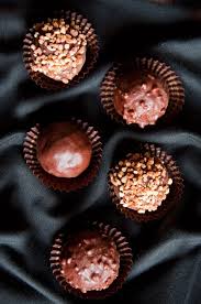 Chocolats Pralines De Noel La Cuisine De Nathalie Chocolat Praline Recette Facile Recette Chocolat