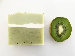 Faire Sois Meme Ces Cosmetiques En 2020 Savon Fait Maison Fabriquer Du Savon Savon