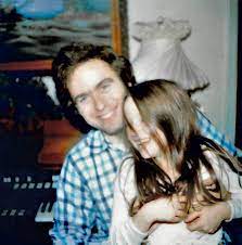 Elizabeth kloepfer) is featured in amazon series 'ted bundy: Ted Bundy Amazon Doc Former Girlfriend And Her Daughter S Biggest Revelations Entertainment Tonight