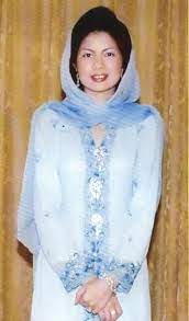 Sultan muhammad v married tengku zubaidah binti tengku norudin bin tengku muda (née kangsadal pipitpakdee), member of the pattani royal family on 15 november 2004.16 they divorced in 2008. Fakta Bukan Auta A Twitter Tahukah Anda Kangsadal Pipitpakdee Merupakan Isteri Pertama Sultan Muhammad Kangsadal Merupakan Kerabat Diraja Pattani Memakai Nama Melayu Tengku Zubaidah Mereka Berkahwin Pada 2004 Berpisah Pada
