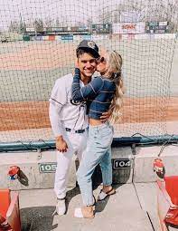 Cpbl taiwanese professional baseball teamlamigo monkeys pretty&sexy girls cheerleaderslamigirls taiwan. Cute Baseball Couple Cute Couples Goals Cute Relationship Goals Cute Couples