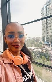 Mayra Wallace's Instagram, Twitter & Facebook