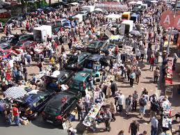 Pressefotos Flohmarkt In Oldenburg Famila Einkaufsland Wechloy Sonntagsfloh