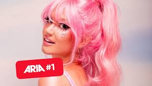 GEORGIE WINCHESTER takes listeners