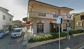 Alcune filiali riceveranno la clientela a giorni alterni, sempre previo appuntamento e in orari mattutini. Scerne Banca Popolare Di Bari A Rischio Chiusura Italia Viva Scelta Scellerata Ultime Notizie Cityrumors It News Ultima Ora