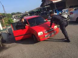 Maybe you would like to learn more about one of these? Berang Depan Rumah Jadi Tempat Parkir Kerani Minta Bantuan Polis