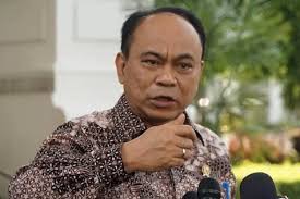 Menteri Komunikasi dan Informatika Serukan Perangi Permainan Negatif  Upacara Peringatan HUT Kemerdekaan, Kecanduan dan Kerugian Finansial Jadi  Ancaman