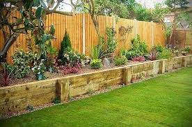 Hochbeet Entlang Des Zaungartens Entlang Des Zauns Ahnliche Grossartige Projekte Und Ideen Wie Auf Dem Bild Das Sie Backyard Diy Backyard Backyard Landscaping