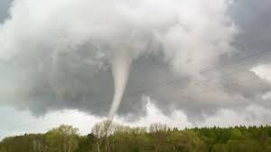 Auch heute muss vorhallen am nachmittag und abend mit teils kräftigen gewittern und starkregen gerechnet werden. Unwetterwarnung Aktuell Tornado Alarm Hier Drohen Gewitter Hagel Und Starkregen News De