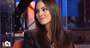 Jun 07, 2021 · love island, giulia de lellis debutta alla conduzione: Giulia De Lellis E Il Malessere Dopo Le Riprese Arriveranno Giorni Migliori