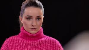 Where Is Belle Gibson Now? The True Story of Apple Cider Vinegar's Cancer  Scammer, Explained