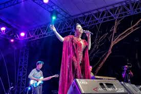 G a dan tak akan pernah hilang. Lirik Dan Chord Lagu Kamu Di Hatiku Selamanya Krisdayanti Halaman All Kompas Com